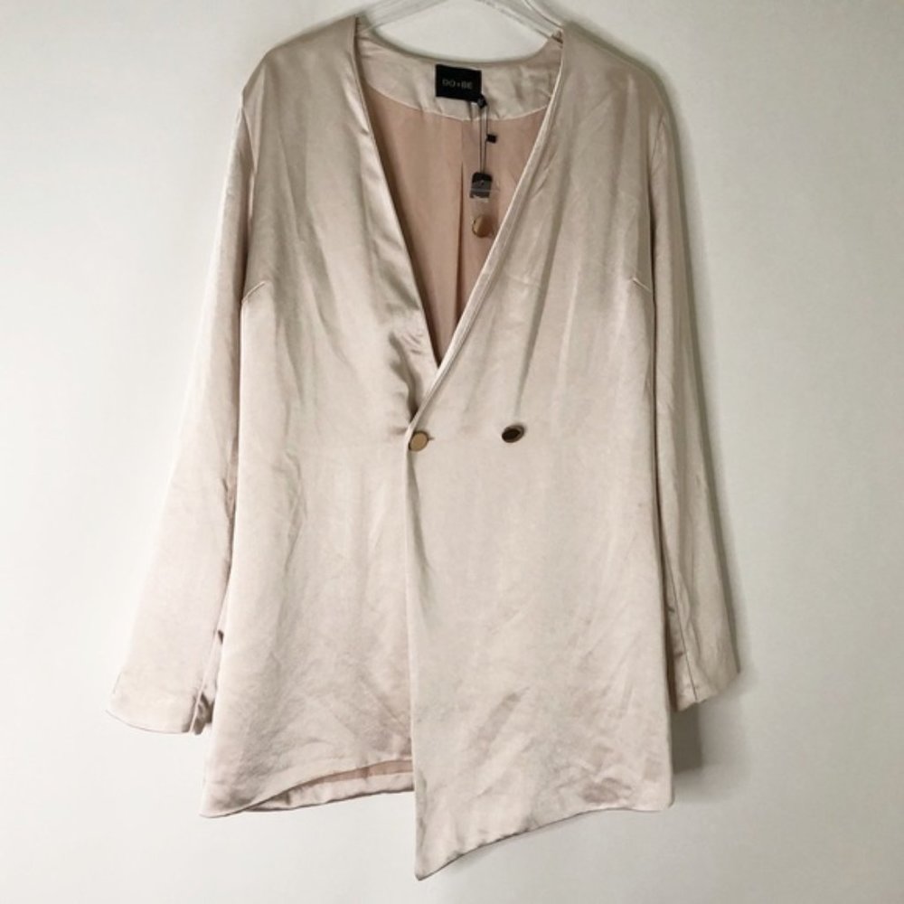 DO+BE Cream Double-Breasted Satin Blazer